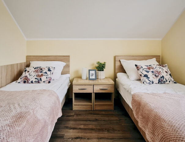 4Seasons-bedroom